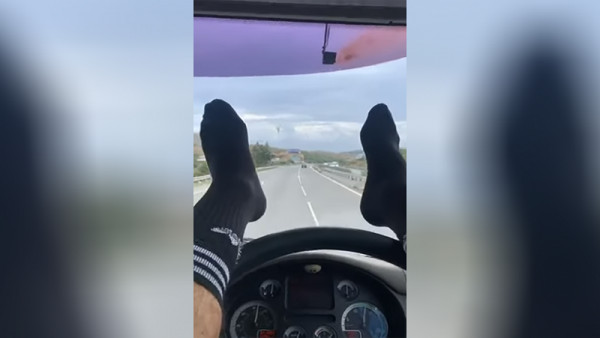Κύπρος: Στη φυλακή ο 43χρονος που οδηγούσε με τα... πόδια!
