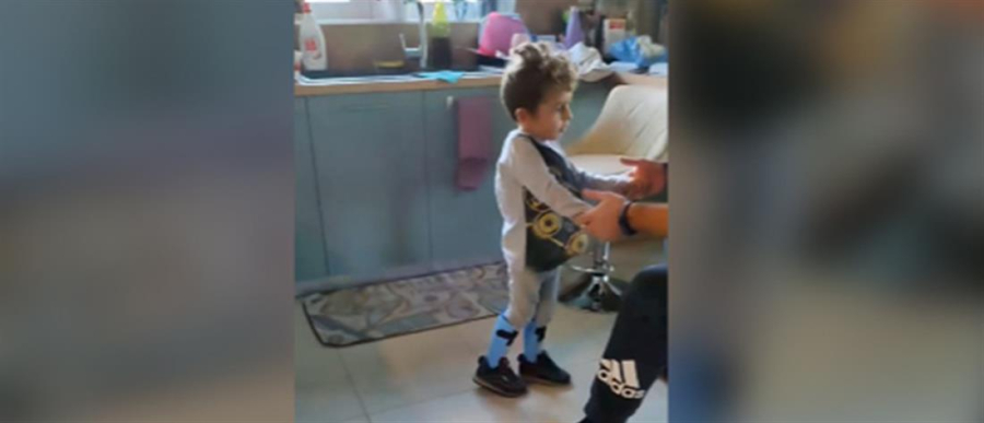 Ο Παναγιώτης Ραφαήλ περπατά χωρίς υποστήριξη - Το video που μας συγκίνησε