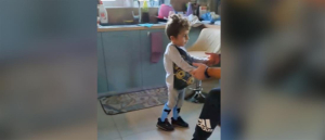 Ο Παναγιώτης Ραφαήλ περπατά χωρίς υποστήριξη - Το video που μας συγκίνησε