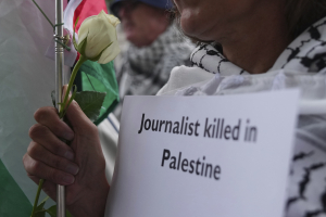 67 δημοσιογράφοι δολοφονήθηκαν σ’ έναν χρόνο, σχεδόν οι μισοί στη Γάζα
