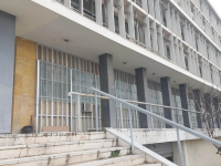 Θεσσαλονίκη: «Πήγε να με πνίξει» – Καταδίκη 64χρονου για ενδοοικογενειακή βία