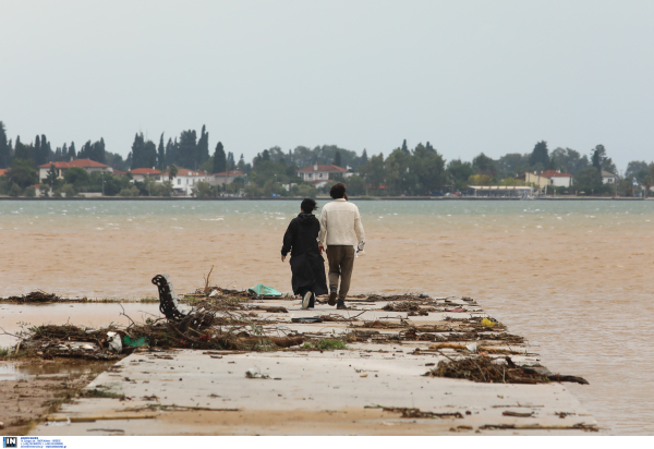 SOS για κολοβακτηρίδια και λύματα στη θάλασσα του Παγασητικού