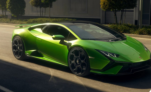 Η Lamborghini Huracan Tecnica πιάνει τα 100 χλμ./ώρα σε μόλις 3,2 δευτερόλεπτα (βίντεο)