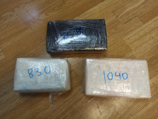 Κατάσχεση ενός τόνου κοκαΐνης στο λιμάνι του Πειραιά - 4 συλλήψεις