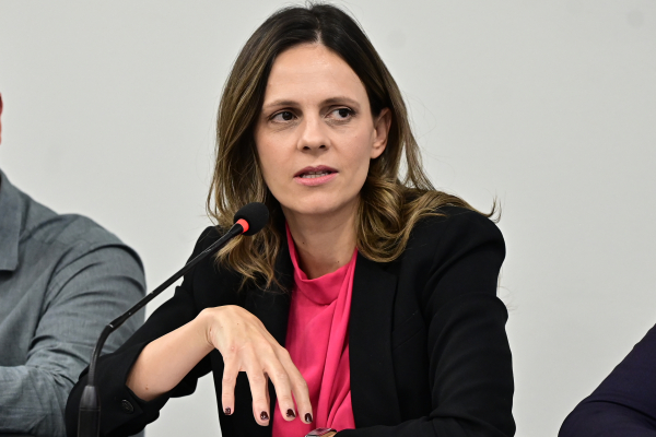 Αχτσιόγλου: Απαιτείται έτερος πόλος - Η ΕΛΑΣ έχει κυβερνητική προοπτική