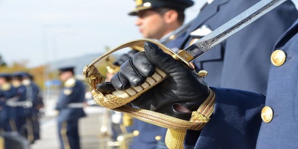 Εξετάζεται η μείωση επιτοκίων των δανείων στρατιωτικών