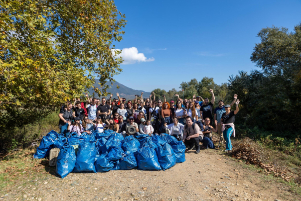 5.000 λίτρα απορριμμάτων: Δύο συλλογικές περιβαλλοντικές δράσεις της TP Greece