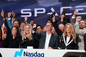 Εκατοντάδες εργαζόμενοι της Space X έγιναν ξαφνικά εκατομμυριούχοι