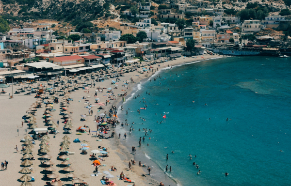 Η κρίση στη Μέση Ανατολή αρχίζει να σκιάζει την τουριστική σεζόν στην Ελλάδα