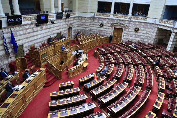 Ανακοινώθηκε η δικογραφία για τον ΟΠΕΚΕΠΕ στη Βουλή: Μετωπική Πλεύρη - Ζωής για τον φάκελο