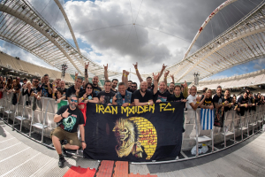 Στη σκηνή του ΟΑΚΑ οι Iron Maiden - Κατάμεστο το στάδιο με πάνω από 50.000 θεατές (Βίντεο)
