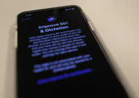 Η Apple επιτέλους δημιούργησε μια πιο έξυπνη Siri, ωστόσο έχει μείνει πίσω στην ανάπτυξη της AI