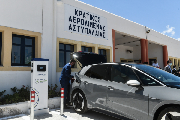 Αυξάνονται τα ηλεκτρικά αυτοκίνητα στην Αστυπάλαια