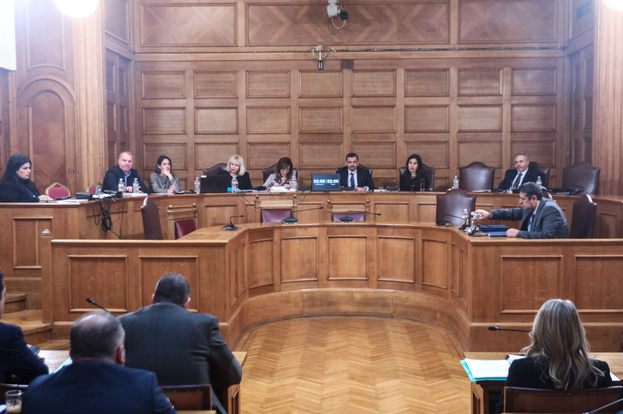 Νέα ένταση στην εξεταστική για τον ΟΠΕΚΕΠΕ: «Μετρήστε τα λόγια σας», «απειλείτε; Κάντε μήνυση»