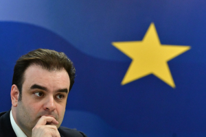 Χαμηλότερη ανάπτυξη το 2026 λόγω Μέσης Ανατολής, παρά τα νέα μέτρα στήριξης 796 εκατ. ευρώ – Οι διευκρινήσεις Πιερρακάκη