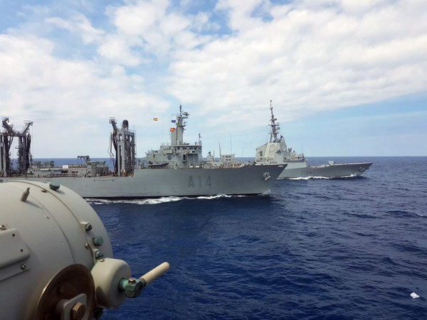 Faz: Πώς μια γερμανική φρεγάτα επιτηρεί τη συμφωνία για το προσφυγικό