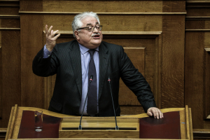 Δεν θα είμαι υποψήφιος στις προσεχείς βουλευτικές εκλογές, δηλώνει ο Κώστας Τζαβάρας