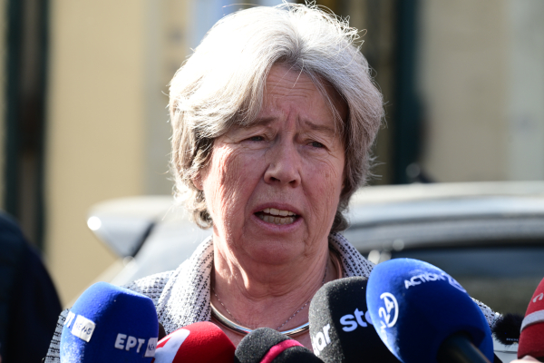 Νέο άνοιγμα της Αθηνάς Λινού στο ΠΑΣΟΚ