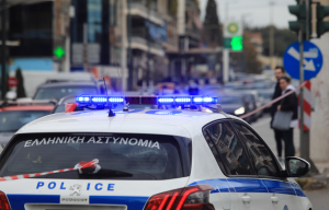 Τρόμος για δύο γυναίκες στη Ραφήνα: Τις χτύπησαν και τις λήστεψαν μέσα στο σπίτι τους