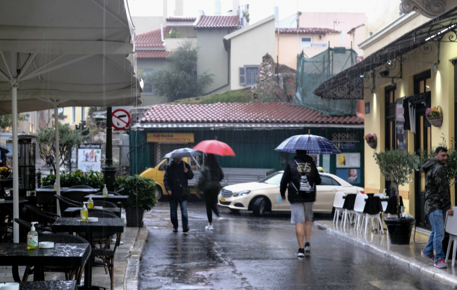 Σε κλοιό σφοδρής κακοκαιρίας η χώρα: Που εντοπίζονται προβλήματα, το βαρομετρικό που «χτυπά» τη χώρα