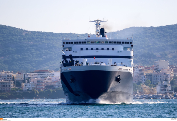 Μηχανική βλάβη για το πλοίο «Superstar» στο λιμάνι της Καβάλας - Ταλαιπωρία για 113 επιβάτες