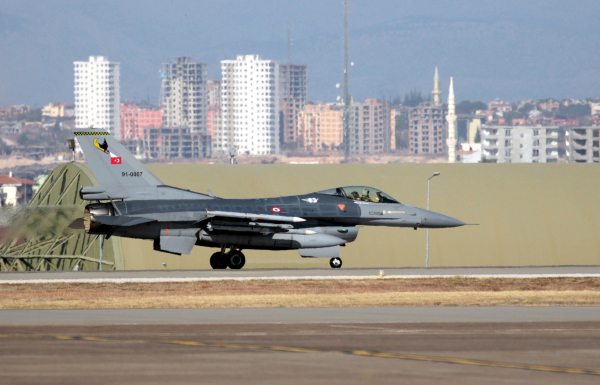 Τουρκία: Συντριβή F-16 στη Γιάλοβα, σώος ο πιλότος