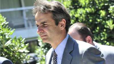 Διαψεύδει ο Κυριάκος Μητσοτάκης τα περί εισαγωγικού μισθού 586 ευρώ στο Δημόσιο