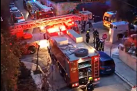 Φωτιά σε σπίτι στο Κολωνάκι: Στον Ευαγγελισμό μια γυναίκα - Βίντεο από το σημείο