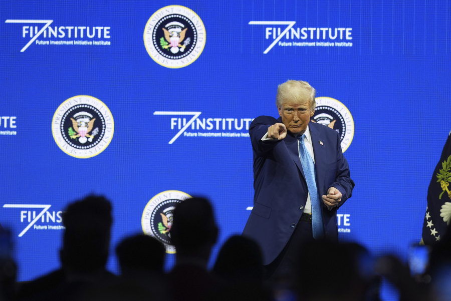 «Μπερδεμένα» μηνύματα Τραμπ για τις αμυντικές δαπάνες των ΗΠΑ: Ξεκινά τις περικοπές για την Ευρώπη