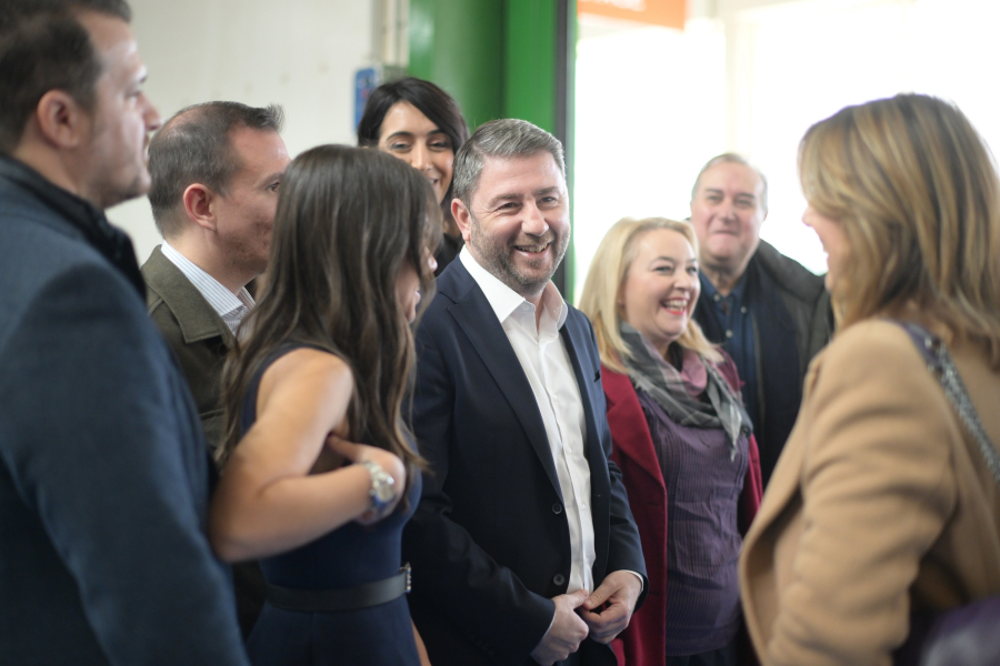 Δύο κυρίες για τον Νίκο