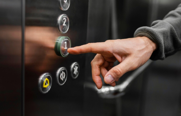 Τι πρέπει να αλλάξει στα ασανσέρ μέχρι τις 30 Ιουνίου