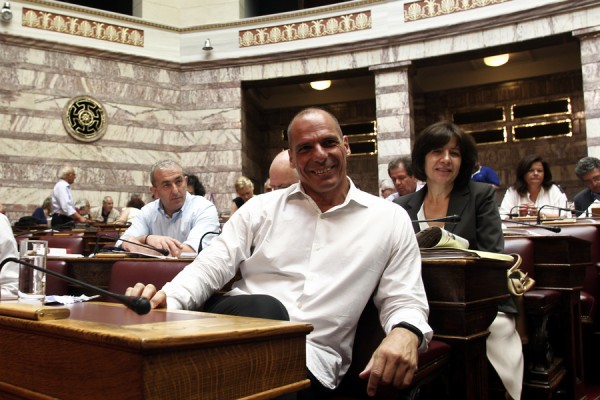 Σφοδρές αντιδράσεις της αντιπολίτευσης για τις «αποκαλύψεις» του βιβλίου Βαρουφάκη