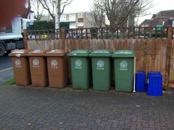 Ξεκινά πιλοτικά το πρόγραμμα του «καφέ κάδου» στο Ηράκλειο Αττικής