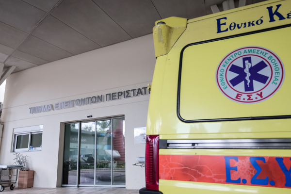 Τραγωδία στην Άρτα: Συνελήφθη ο πατέρας που ξέχασε το παιδί του στο αμάξι -Δίωξη για ανθρωποκτονία από αμέλεια