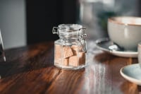 Αποτοξίνωση από την ζάχαρη: 4 tips που θα σας βοηθήσουν να τη μειώσετε