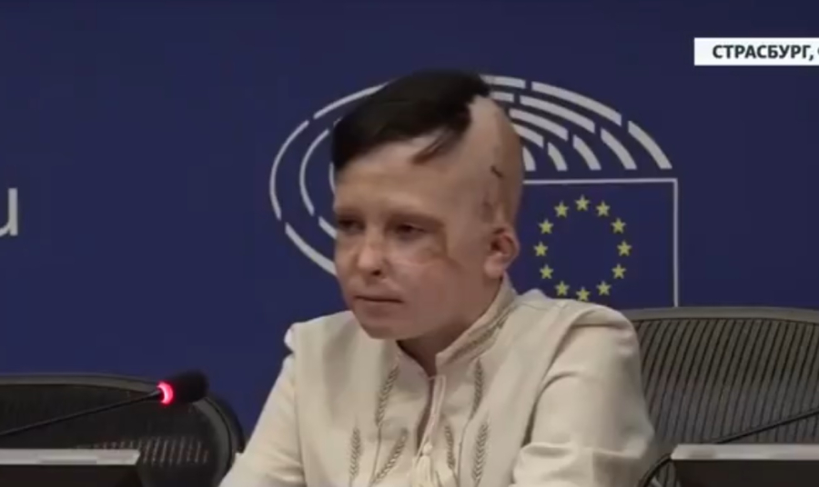 «Αυτή ήταν η τελευταία φορά που την είδα»: Ο 11χρονος Ρόμαν συγκλόνισε το Ευρωκοινοβούλιο, δεν άντεξε η μεταφράστρια