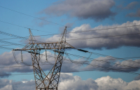 Η ΔΕΗ μειώνει στα 12,9 λεπτά το πράσινο τιμολόγιο τον Μάρτιο