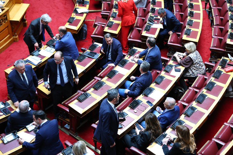 Στα τρία η ΝΔ για τον Βελόπουλο: Υπέρ, κατά και… αποχές