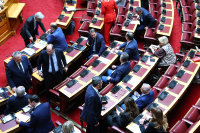Στα τρία η ΝΔ για τον Βελόπουλο: Υπέρ, κατά και… αποχές