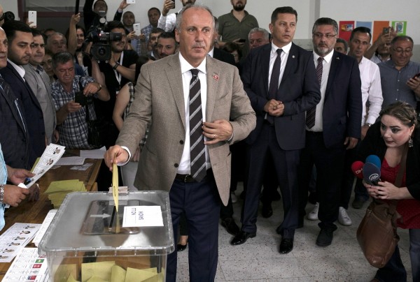 Τουρκικές εκλογές: Στις κάλπες οι υποψήφιοι - Η κρίσιμη μάχη του Ερντογάν