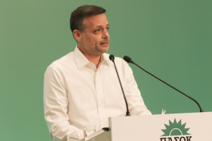 Νέο χτύπημα κάτω από τη ζώνη στον Χάρη Δούκα με διαρροές: Δεν μπορεί να είσαι υποψήφιος!