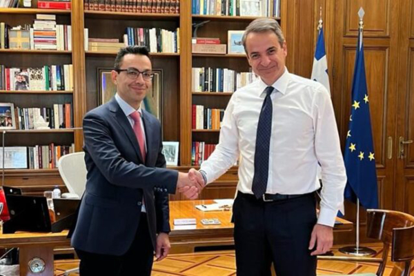 Παραιτήθηκε ο Σέρμπος από σύμβουλος εξωτερικής πολιτικής του πρωθυπουργού