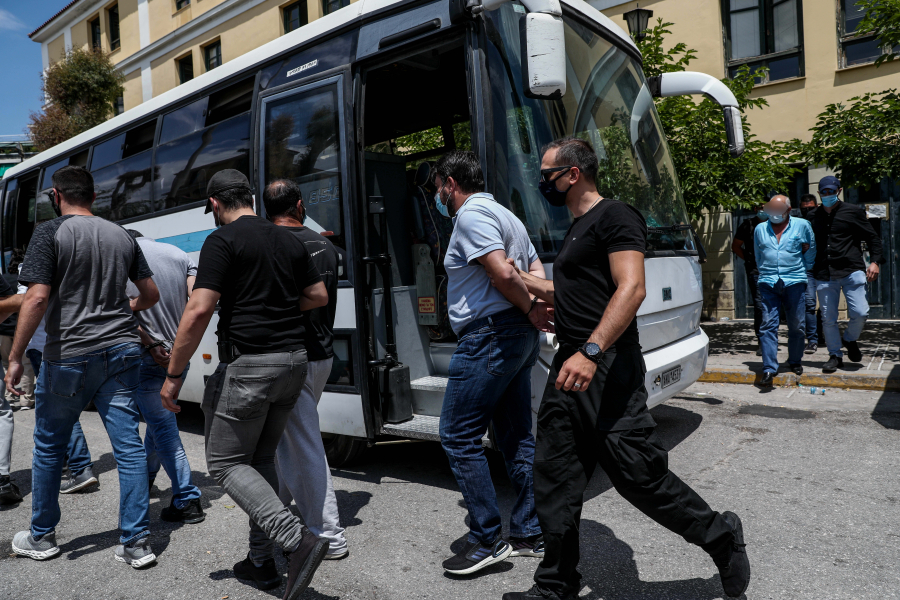 Ζάκυνθος: Προφυλακίστηκαν τρεις, άλλοι τρεις ελεύθεροι με όρους για τη δολοφονία της συζύγου Κορφιάτη