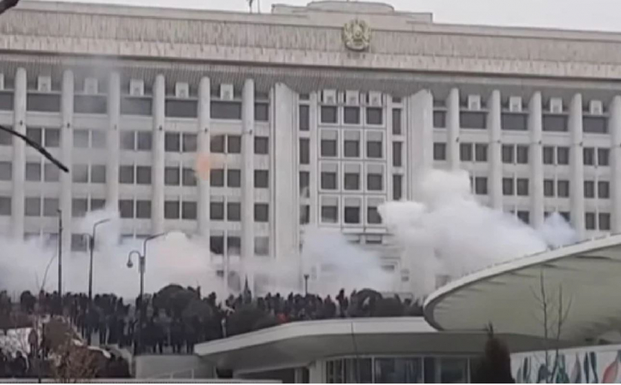 Ο πρόεδρος του Καζακστάν απέπεμψε άλλους δυο αξιωματούχους των δυνάμεων ασφαλείας