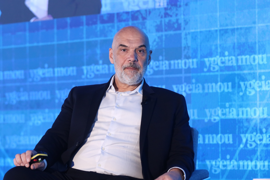 Ο Γρηγόρης Γεροτζιάφας γράφει για την Γαλλία: Οικονομία, κοινωνία και πολιτική σε κρίση