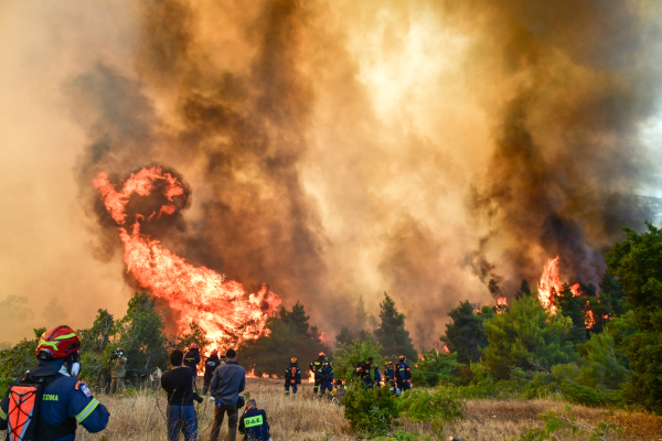 Σε δύο μέτωπα η φωτιά σήμερα στη Δυτική Αττική - Νέα 112 για εκκένωση - Όλες οι εξελίξεις