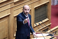 Τζανακόπουλος: Η ΝΔ στρώνει τον νομικό διάδρομο για την απαλλαγή Τριαντόπουλου- Καραμανλή