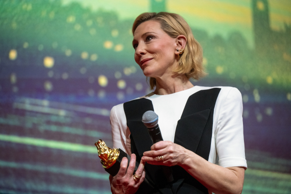 Κέιτ Μπλάνσετ: «Οι συνέπειες της τεχνητής νοημοσύνης με ανησυχούν βαθιά»