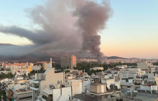 Φωτιά τώρα στο Γουδί: Περιορίστηκε εντός του κτιρίου στο Μπάντμιντον