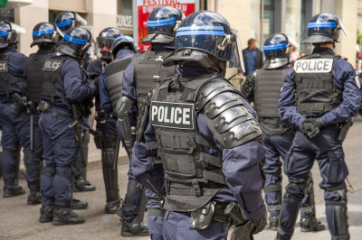 Θρίλερ στη Γαλλία: Πυροβόλησαν 10χρονο κοριτσάκι